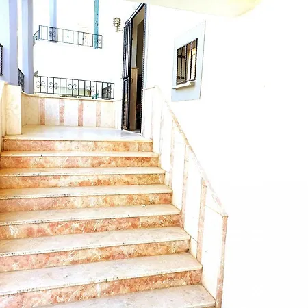 Fethiye Merkezde Ferah Ve Balkonlu 2+1 Daire Apartamento *