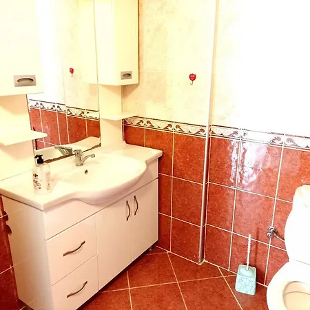 Fethiye Merkezde Ferah Ve Balkonlu 2+1 Daire Apartment Fethiye