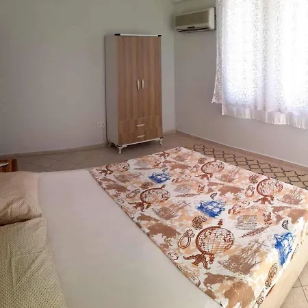 Fethiye Merkezde Ferah Ve Balkonlu 2+1 Daire Apartament *
